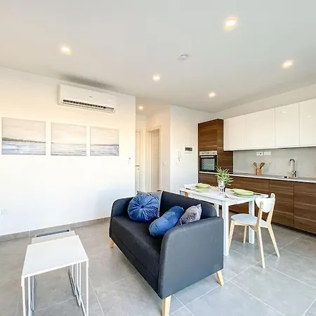 Sea Front 3rd Floor In By Solea * Марсаскала